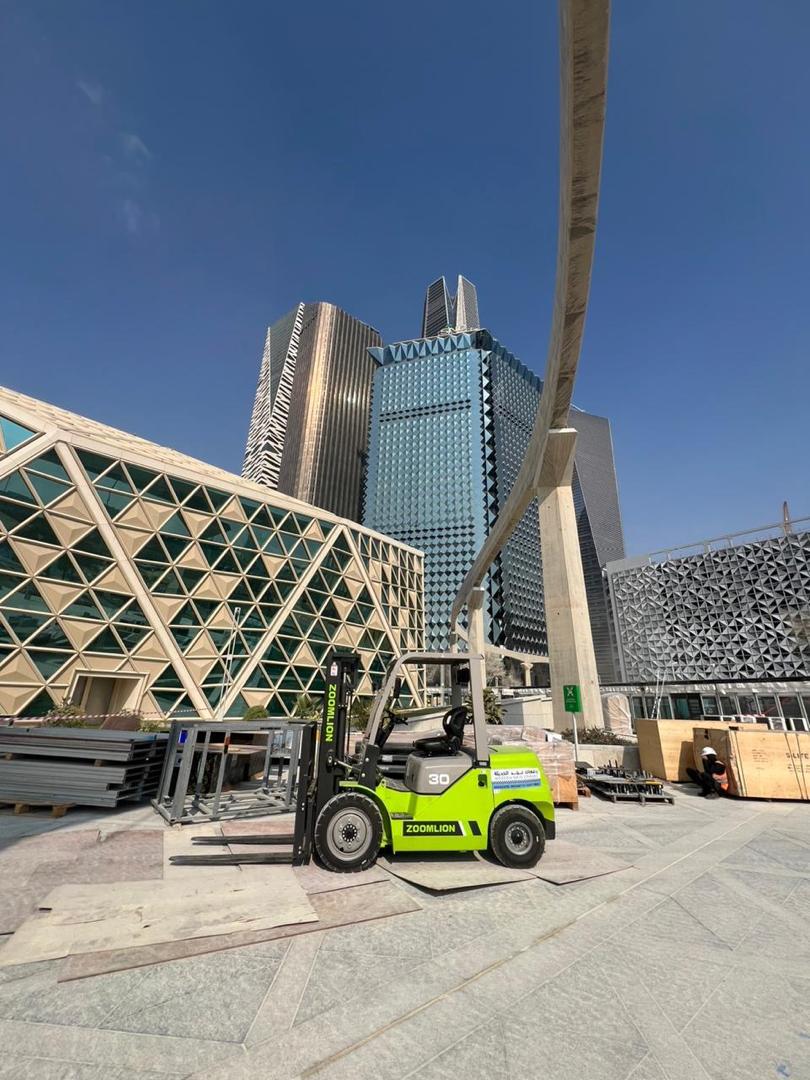 King Abdullah Financial Center crane rental, heavy equipment rental, crane, man lift, scissor lift, boom truck, telehandler, lifting services, construction equipment hire, crane company in Saudi Arabia